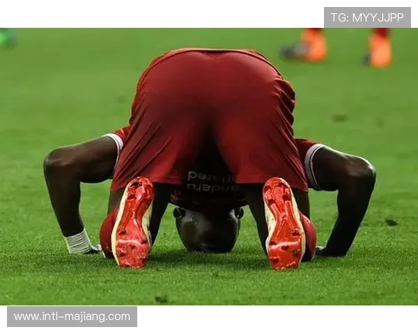 皇家贝蒂斯主场草皮遭暴雨浸泡，比赛条件严峻